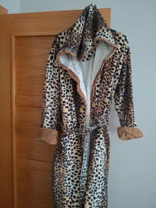 Bata con capucha XXL estampado animal