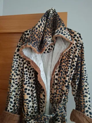 Bata con capucha XXL estampado animal