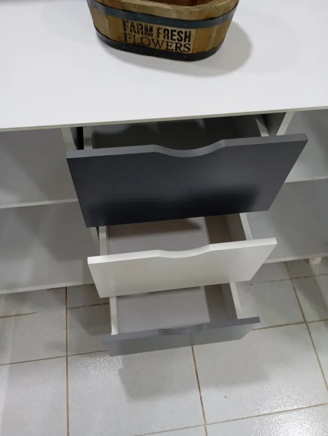 Aparador DN 2P 3C Blanco y Gris