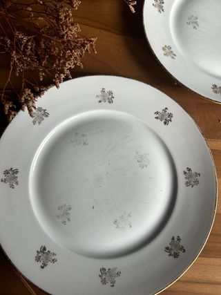 Piatti di porcellana francese dorati
