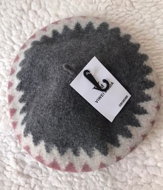 Boina de mujer con diseño