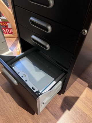 Escritorio IKEA MALM con tablero extensible