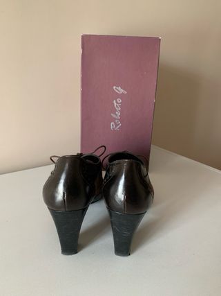Zapatos tacón piel Roberto G, T-39