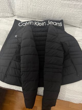 Cazadora Calvin Klein Negra Talla XS