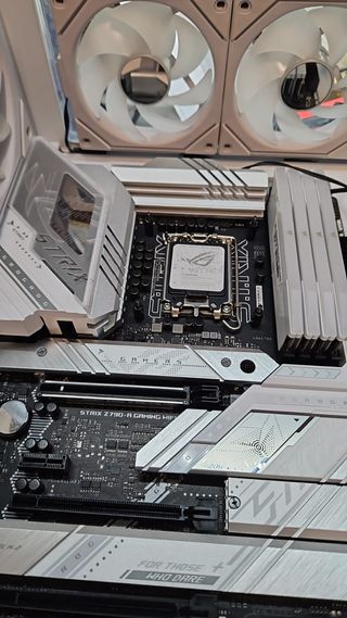 ASUS ROG STRIX Z790-A GAMING WIFI DDR5