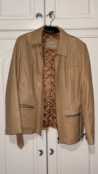 Cazadora de piel beige