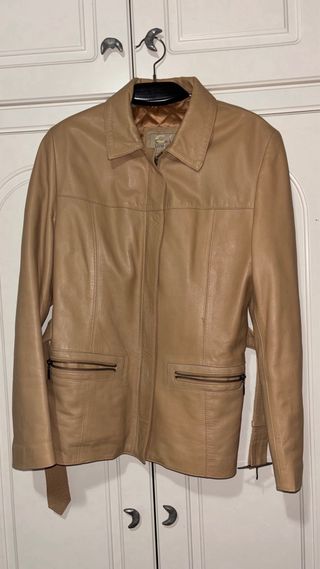 Cazadora de piel beige
