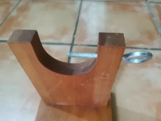Jamonera de madera y metal