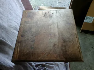 Mesa de madera antigua
