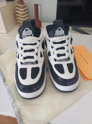 Zapatillas Louis Vuitton Negras y Blancas