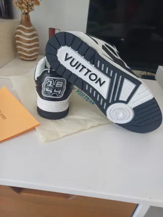 Zapatillas Louis Vuitton Negras y Blancas