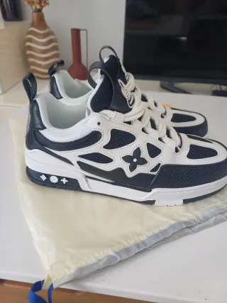 Zapatillas Louis Vuitton Negras y Blancas