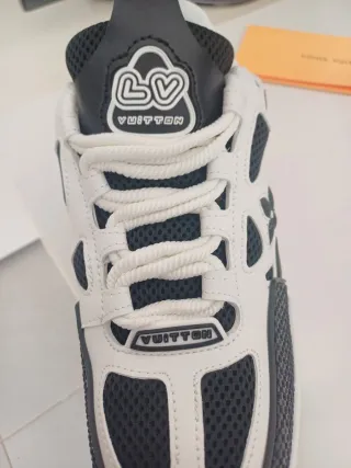 Zapatillas Louis Vuitton Negras y Blancas