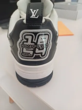 Zapatillas Louis Vuitton Negras y Blancas