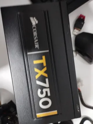 Corsair TX750 Fuente de Alimentación