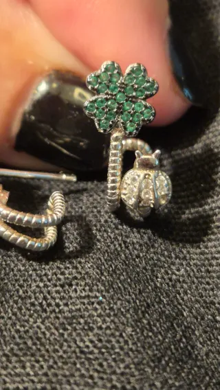 Pendientes plata y circonitas trébol y mariquita