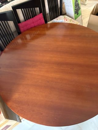 Mesa de salón redonda con 4 sillas