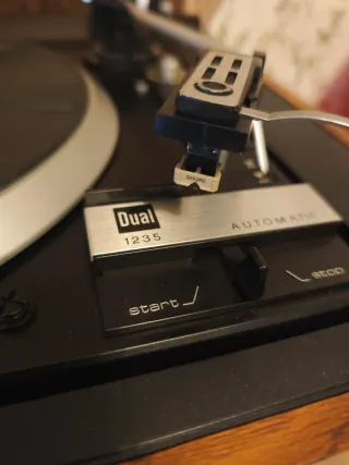Tocadiscos Dual 1235