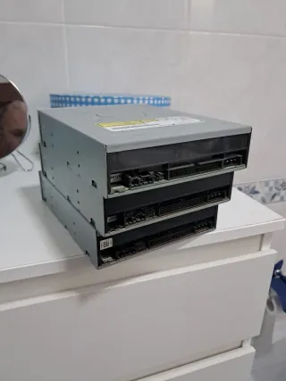 2 Lectores DVD + 1 Grabadora DVD LG