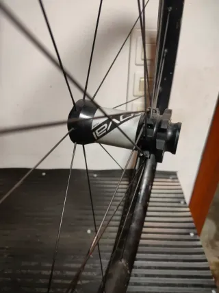 Roval traverse 38mm Delantera 27.5+ Boost