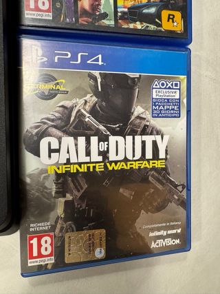 PlayStation 4 Slim 500 GB + 4 giochi inclusi