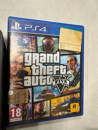 PlayStation 4 Slim 500 GB + 4 giochi inclusi