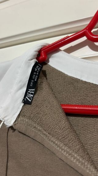 Jersey cuello blanco