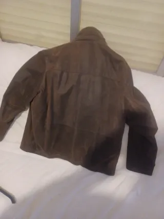 Chaqueta de cuero marrón