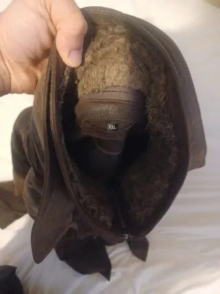 Chaqueta de cuero marrón