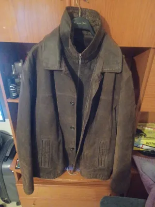 Chaqueta de cuero marrón