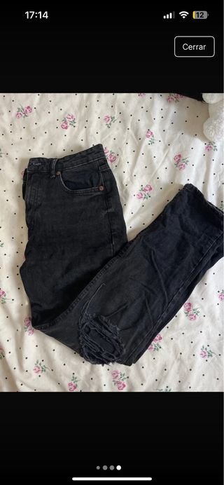 Pantalón Zara negro roto