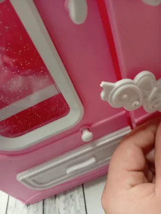 Armario Barbie rosa