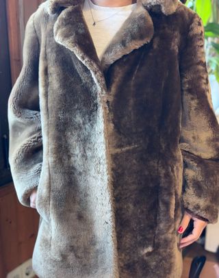 Abrigo de pelo marrón