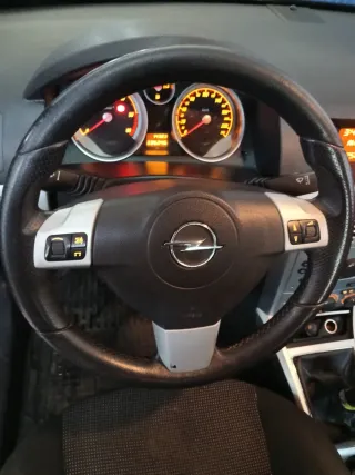 Opel Astra GTC en perfecto etado