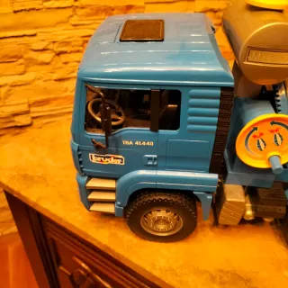 Camión hormigonera Bruder juguete