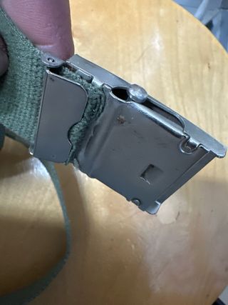 Cintura militare in tela verde con fibbia