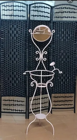 Tocador antiguo metal rosa