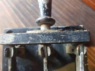 Antigua llave o interruptor eléctrico de palanca