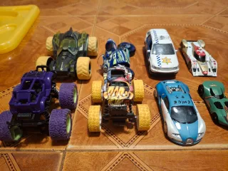 Lote 8 coches y moto de juguete