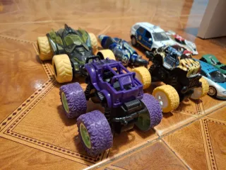 Lote 8 coches y moto de juguete