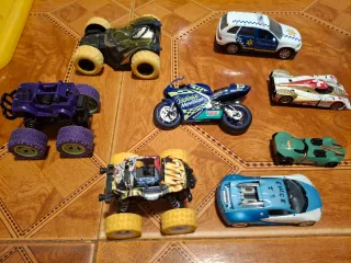 Lote 8 coches y moto de juguete