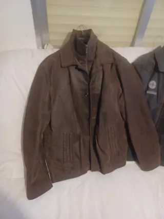 3 Chaquetas Marrón y Negra