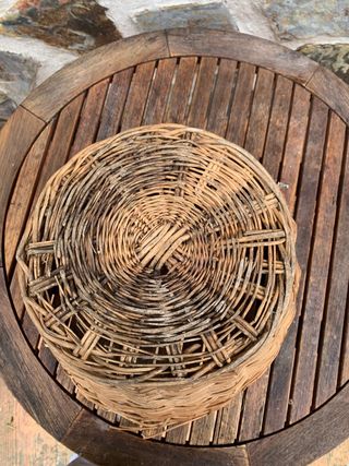Antigua cesta de mimbre
