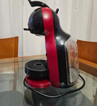 Cafetera Dolce Gusto Negra/Roja