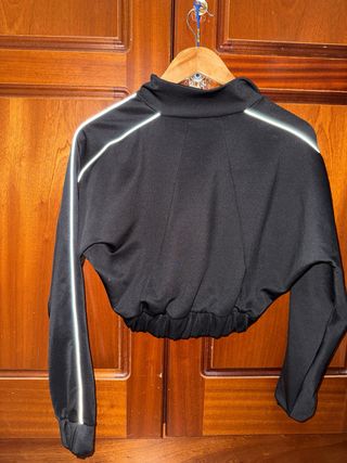 Sudadera corta Bershka negra XS