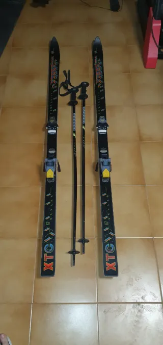 Esquís K2 XTC con bastones
