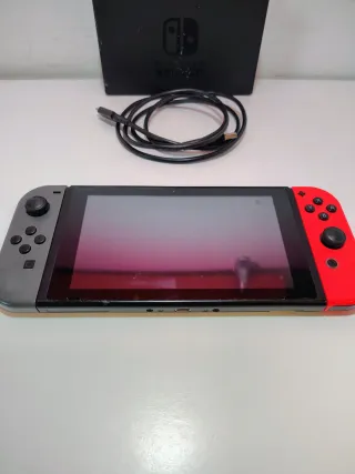 Nintendo Switch 32GB Con Dock Station e Joycons