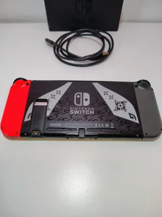 Nintendo Switch 32GB Con Dock Station e Joycons