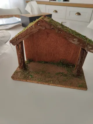 Presepe in legno con figure