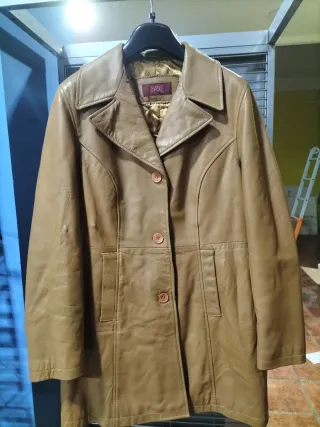 Giaccone in vera pelle morbida, taglia 42.